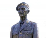 Busta armádního generála Tomáše Sedláčka (foto Jiří Majer)