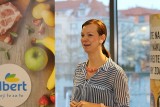 Mluvčí obchodního řetězce Albert Barbora Vanko představuje novou věrnostní kampaň a její pravidla (foto Jiří Majer)