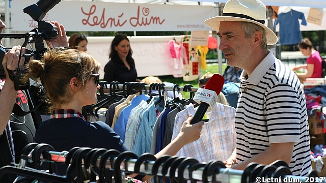 Herec Petr Vacek je patronem Letního domu a každoročně uvádí Dobročinný bazar