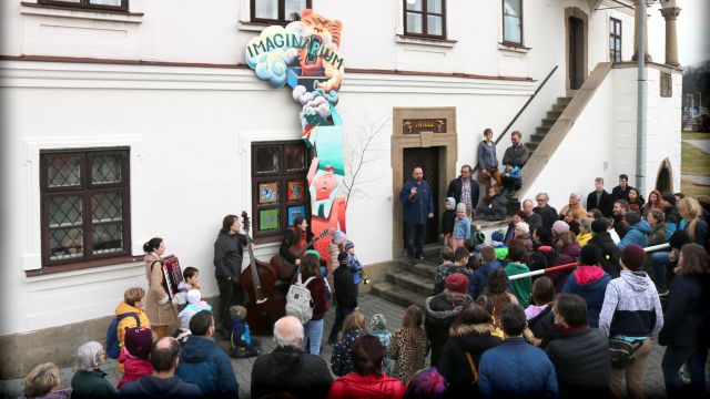 Z vernisáže Imaginária Divadla bratří Formanů ve valašskomeziříčské Vrtuli – světě her a poznání (foto Jiří Krajča)