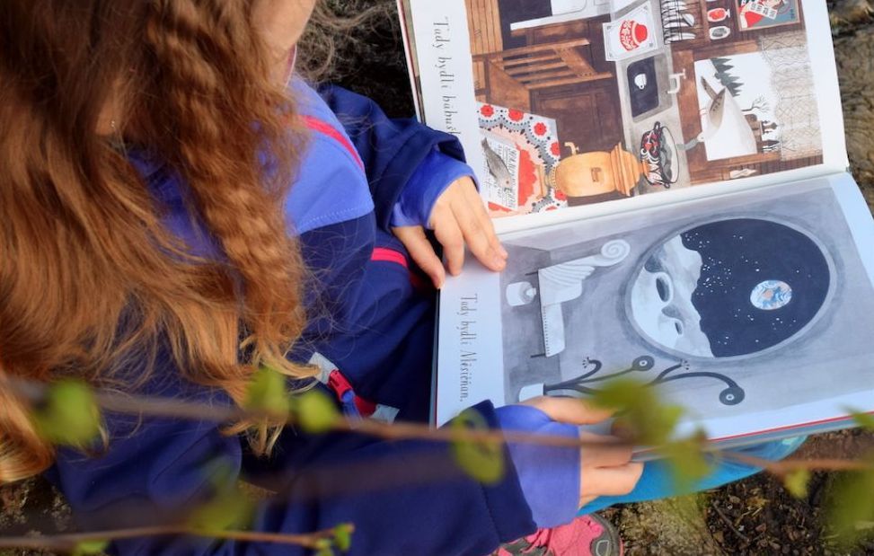 Projekt Mravenčí chůva usiluje o podporu nejen dětského čtenářství (foto z webu Mravenčí chůva)