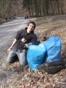 V Moravském krasu sbíraly děti odpadky po nepořádných lidech...