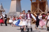 Vystúpenie účastníkov medzinárodnej tvorivej tanečnej dielňi Malí tanečníci na folklornom festivale Východná 2009
