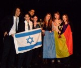 Účastníci turnaje v debatování, finále Rumunsko - Izrael (archiv Asociace debatních kliubů - DKOlomouc)