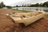 Monoxyl - loď vydlabaná z jednoho kusu dřeva - používala se již v pravěku <i>(foto Jaromír Zajíček 2009)</i>